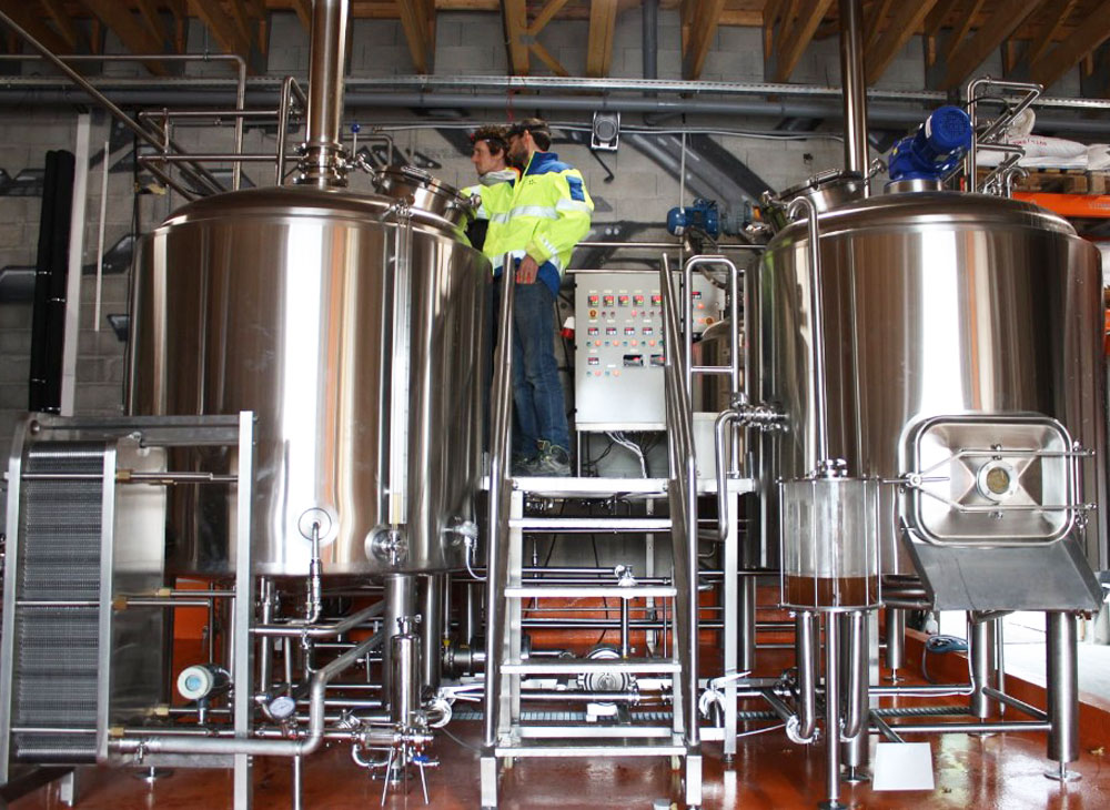 Les Zythonautes France- 1000L brewery equipment install